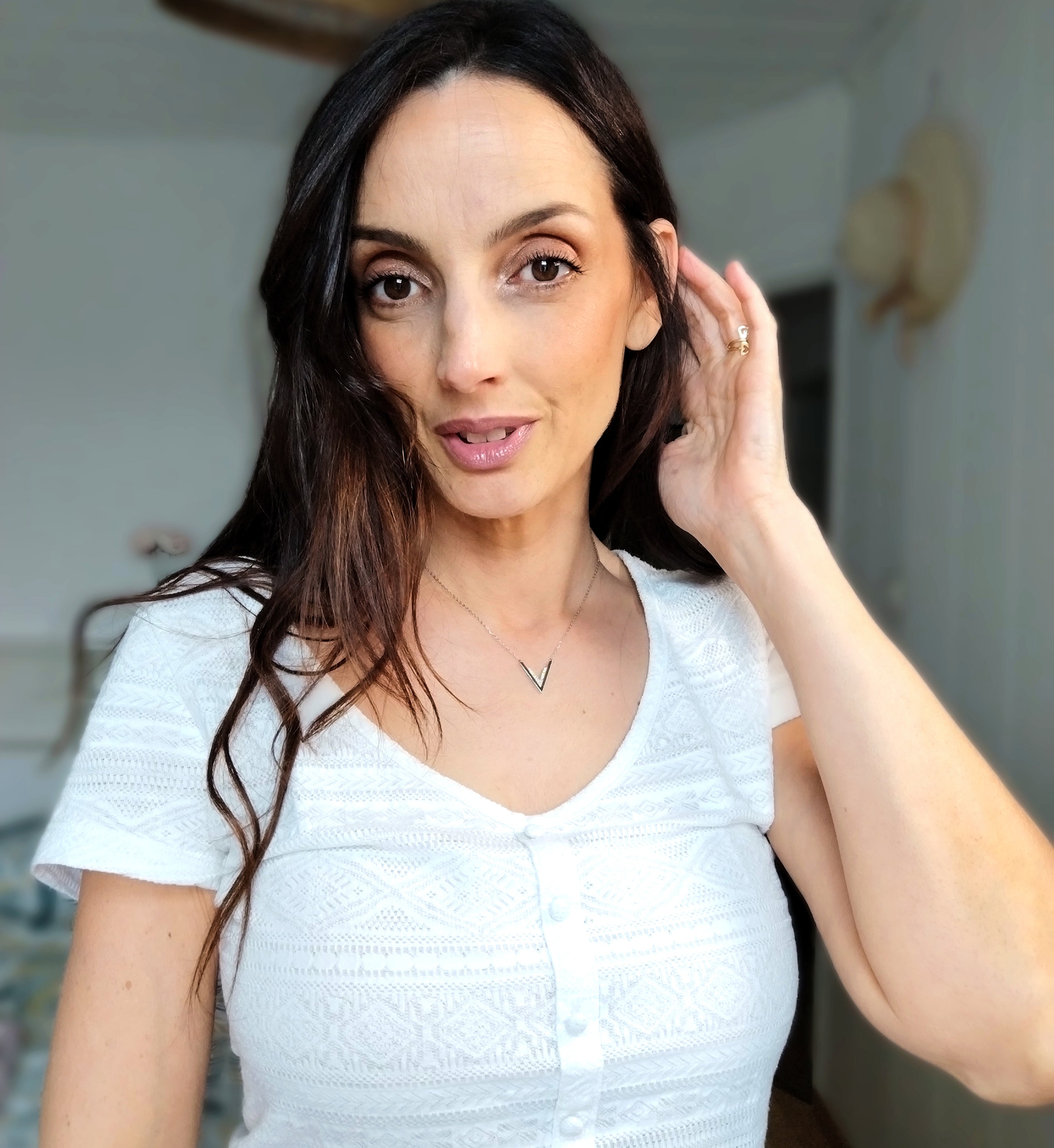 Collier double V