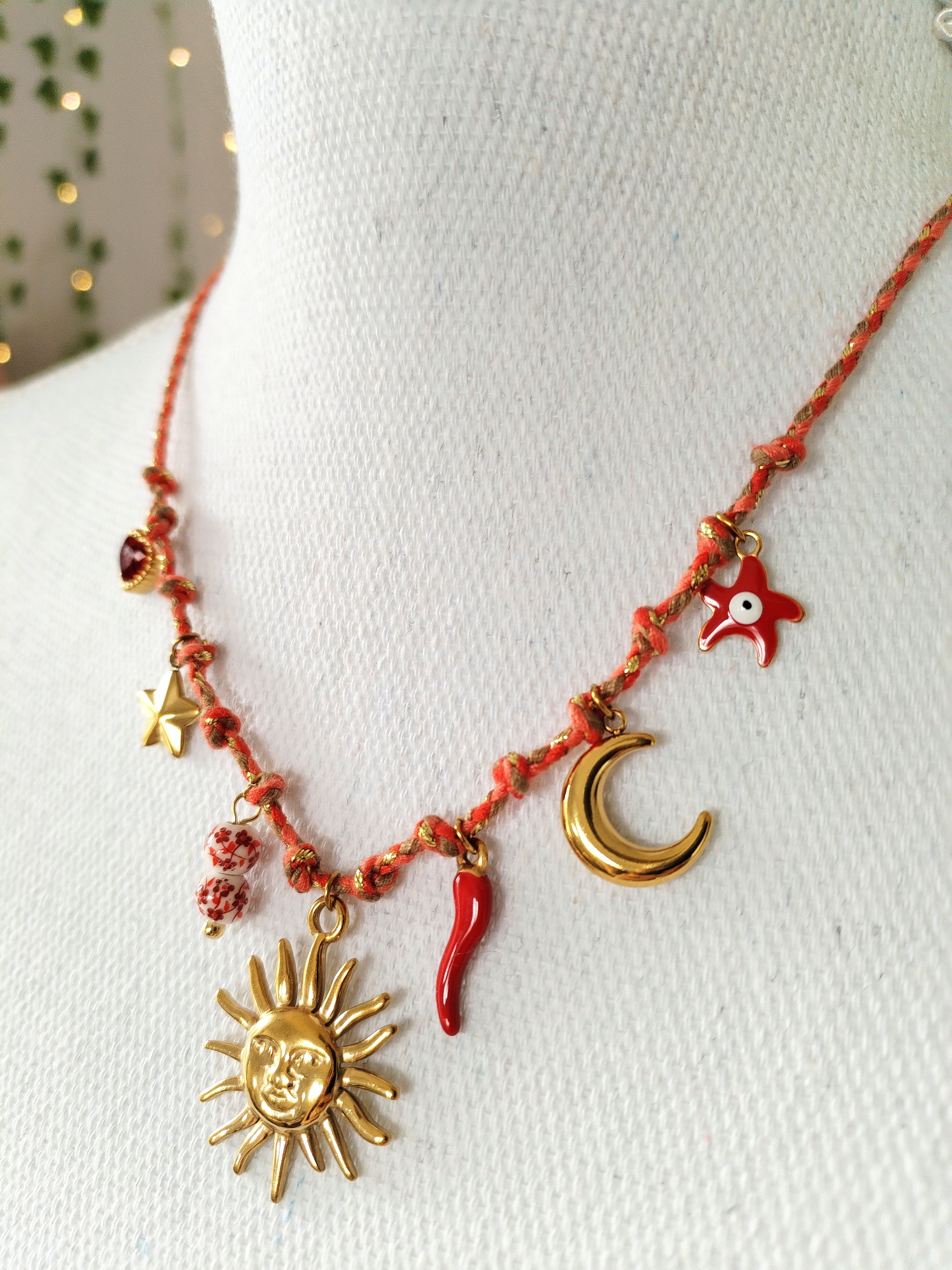 Collier Soleil rouge