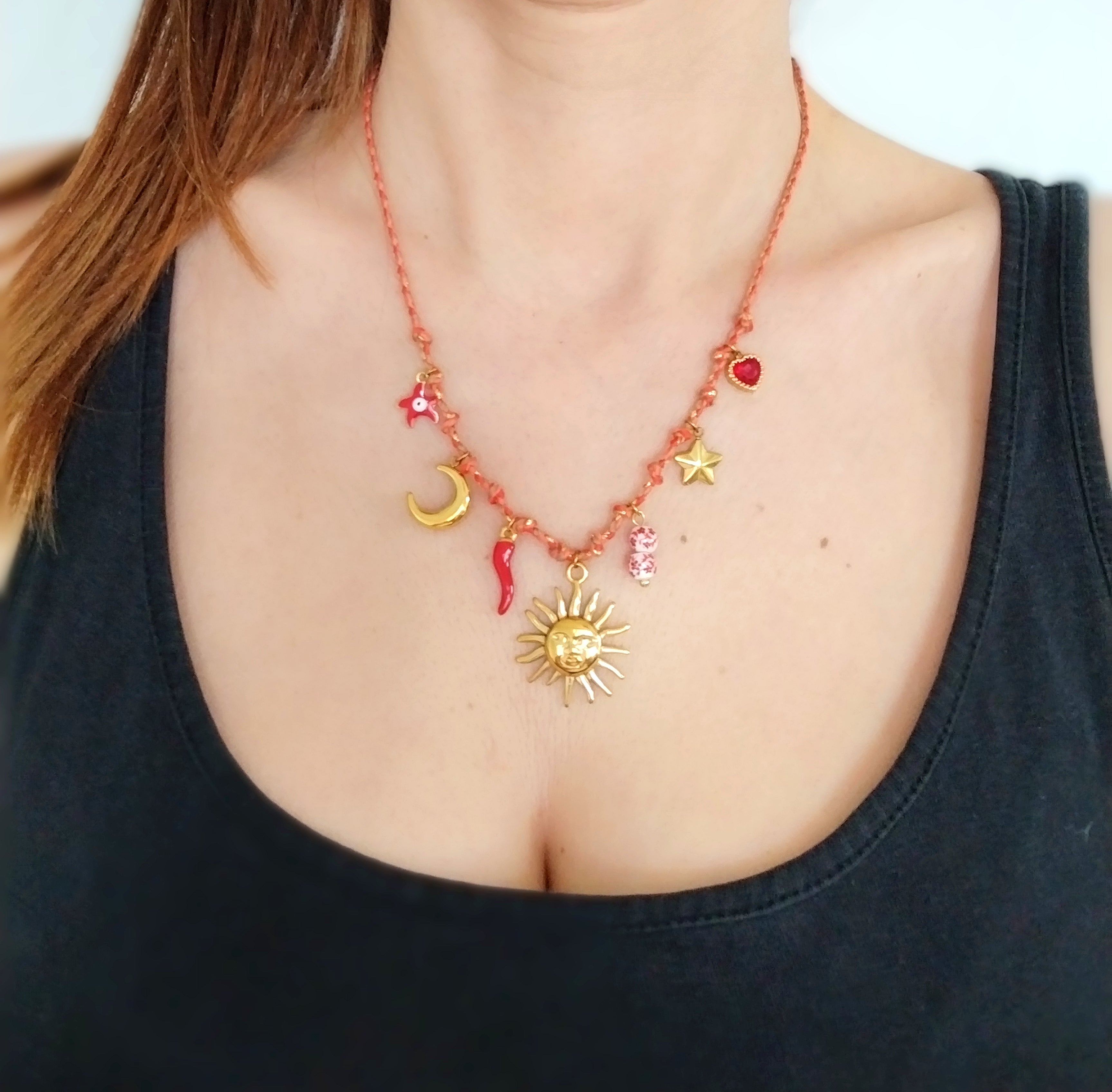 Collier Soleil rouge