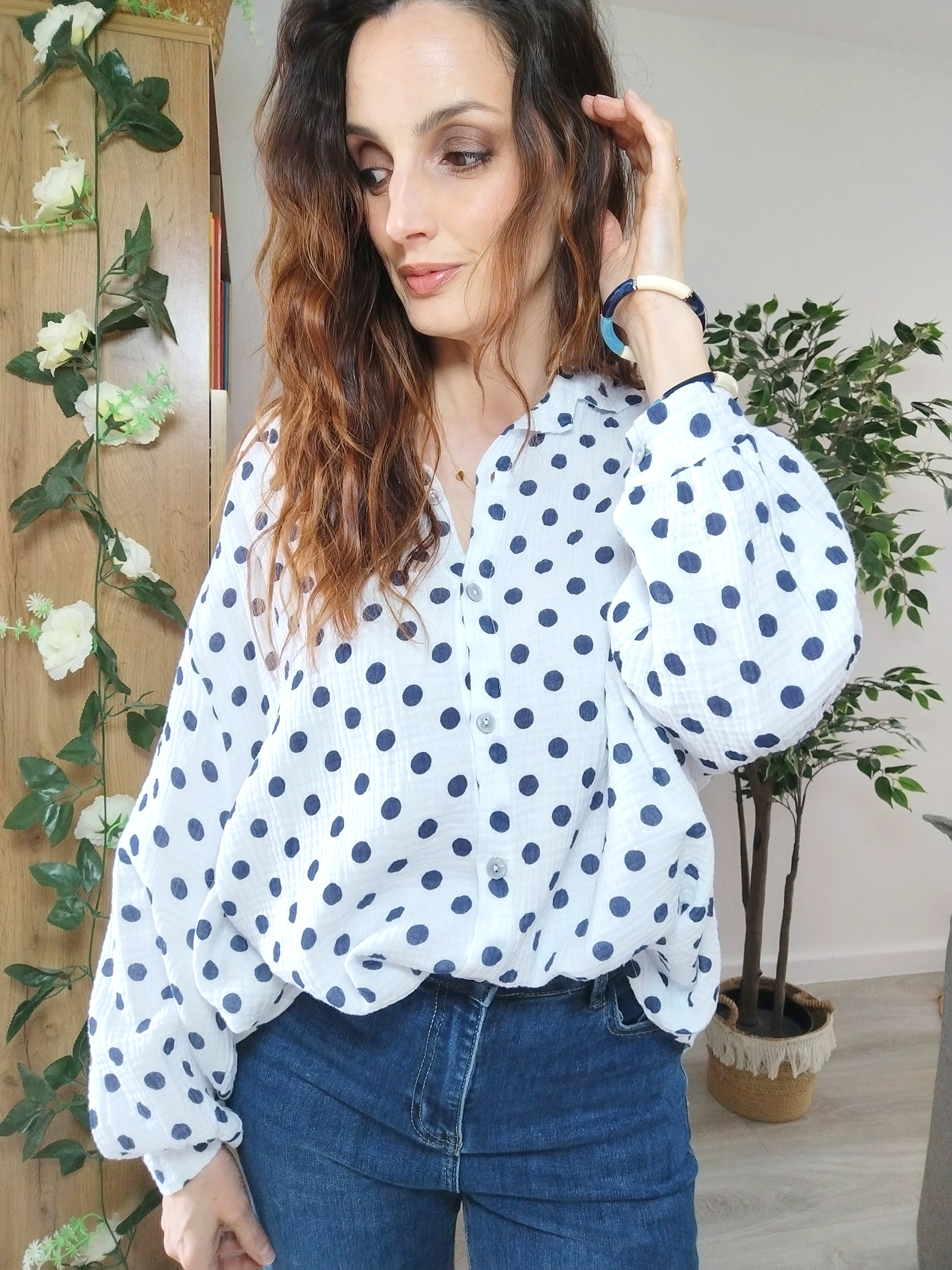 Chemise à pois marine