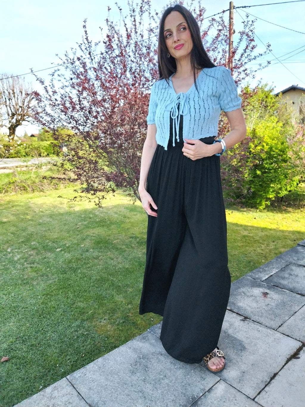 Gilet en crochet bleu ciel